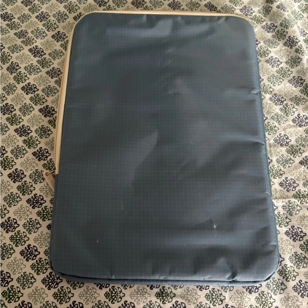 New without tag laptop sleeve